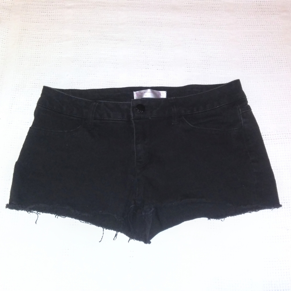 🆓Free w/ Purchase! Cutoffs No Boundaries Shorts